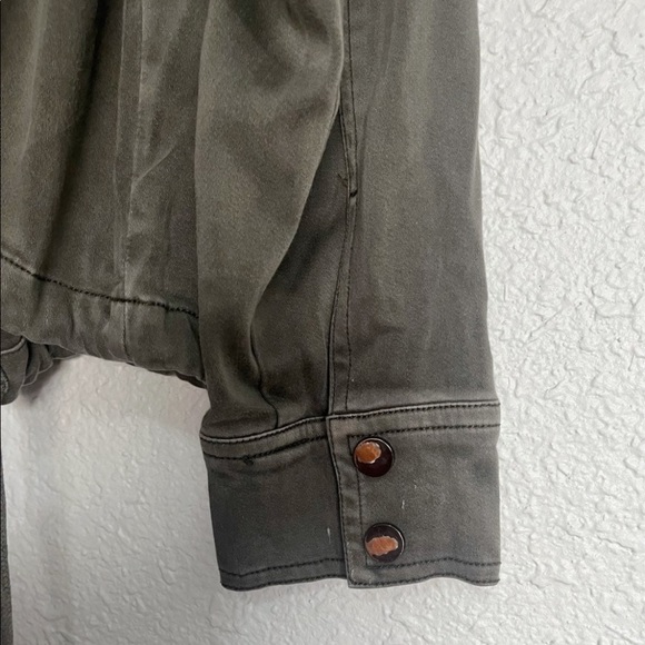 Gray-Olive Women's Military Style Button-Up Jacket - Picture 5 of 8